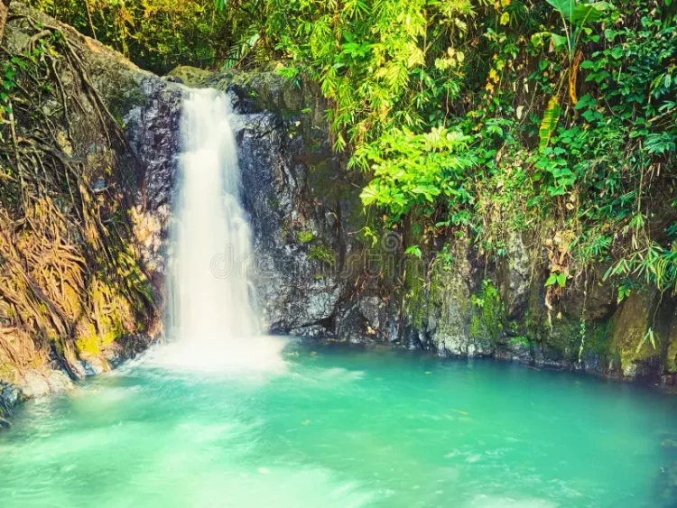 Beautiful Kaeng Nyui Waterfalls of Vang Vieng