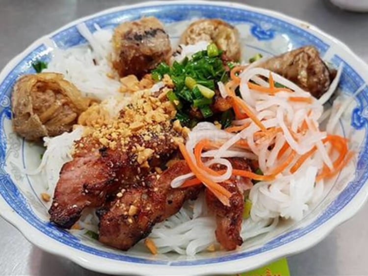 bun thit nuong street food in saigon