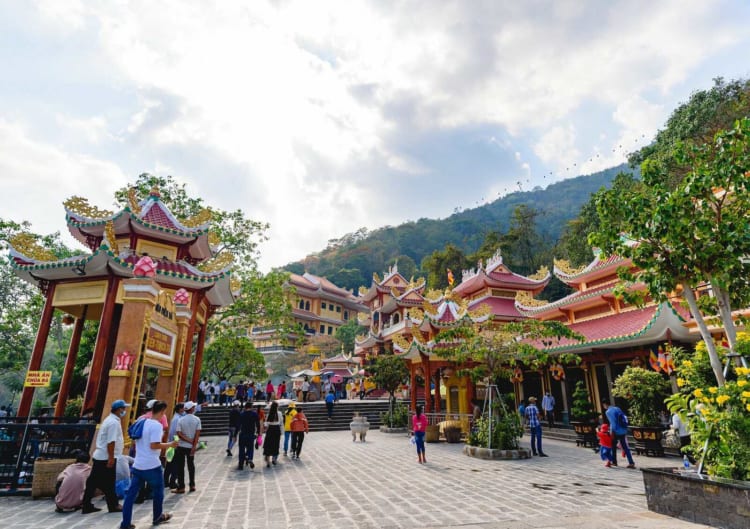 Every spring, Ba Den Festival will be hold as it is the biggest ceremony as a unique tradition of welcoming the New Year of Tay Ninh people. It is an event not to be missed in the journey