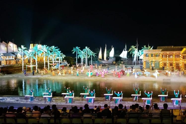 Nearly 500 professional actors offering the audience unique images of the formation and development of Hoi An.