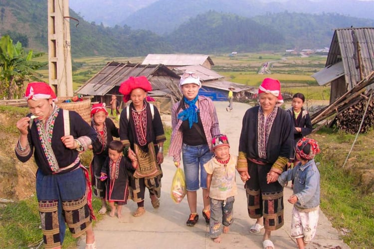 A peaceful moment of a H’mong mother with her children