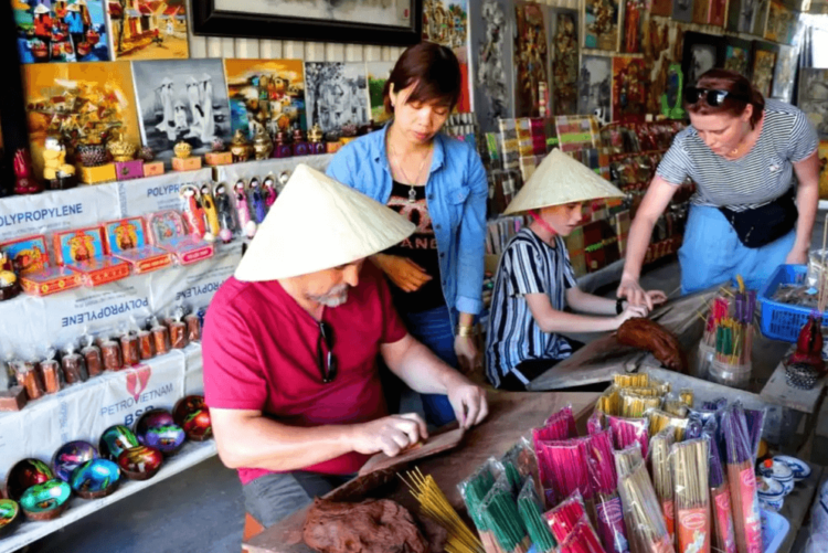 The incense sticks are made in many bright colors