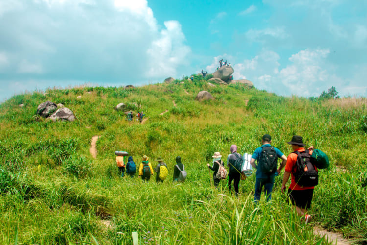 Hiking to Chua Chan Mountain