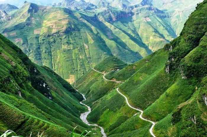 one of the famous mountains in vietnam