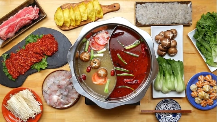 Xuyen Tieu hot pot in mang den