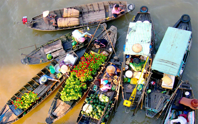 Cai Be floating market