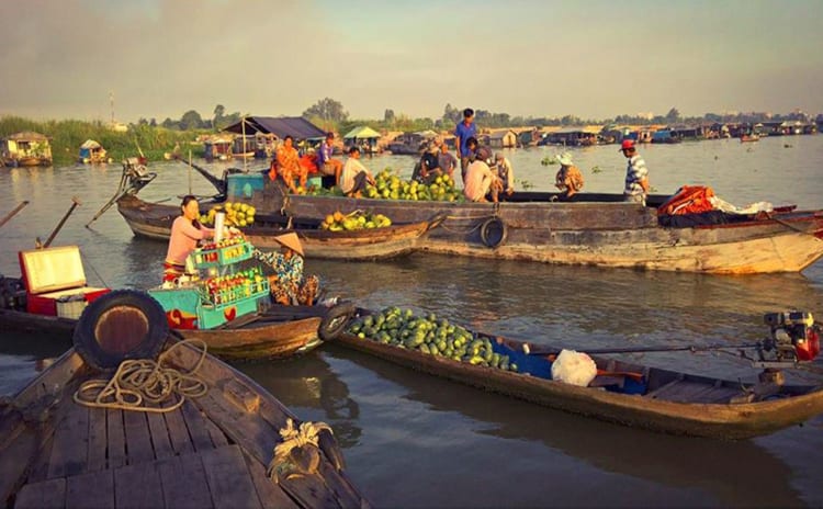 Long Xuyen is a less popular floating market