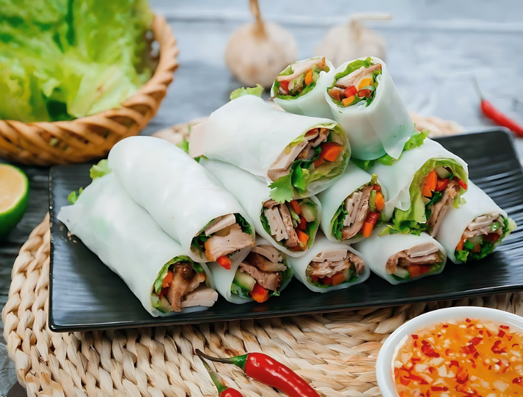 pho-rolls-in-hanoi