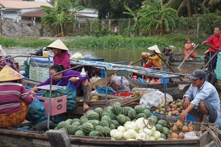 hong Dien floating market offers an authentic experience