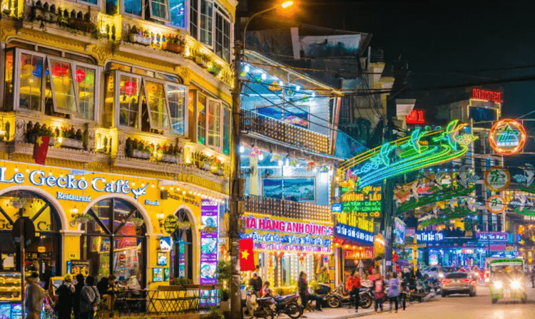 The Sapa Night Market comes alive with vibrant energy, offering travelers an unforgettable travel experience.