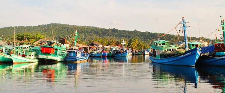 A peaceful fishing village at Ham Ninh