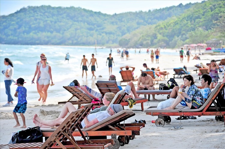 Phu Quoc continues to welcome a stable number of visitors this summer.