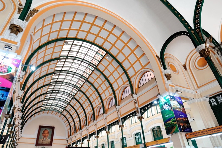 Grand arched ceiling inside the central post office